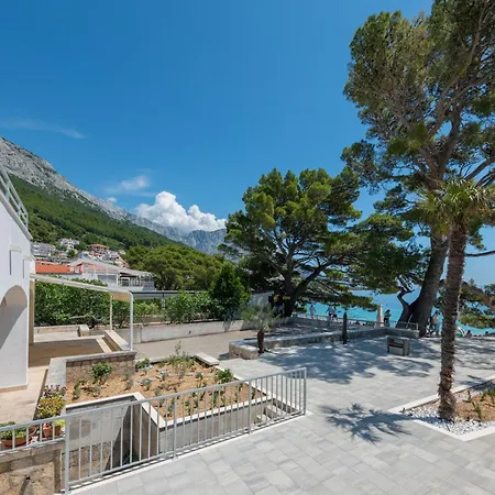Apartment Seafront Marija Brela