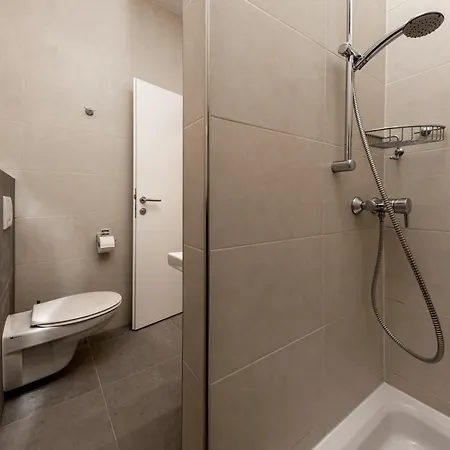 Seafront Marija Апартаменты Брела