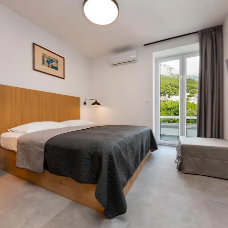 Apartment Seafront Marija Brela