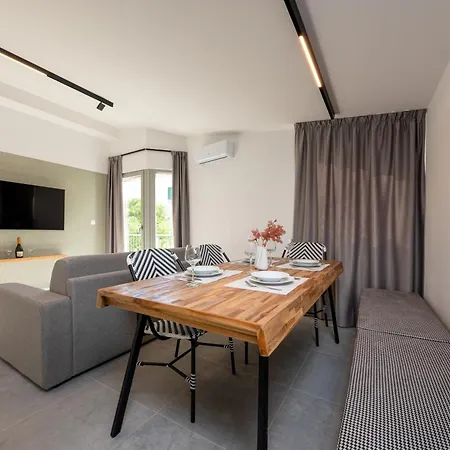 Apartment Seafront Marija Brela