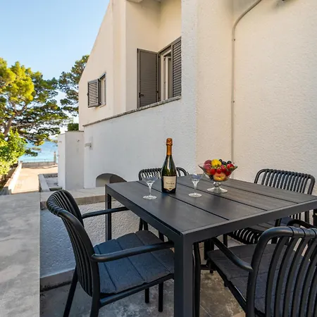 Seafront Marija Apartmán