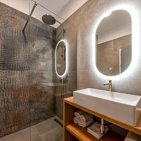 Seafront Marija Апартаменты Брела